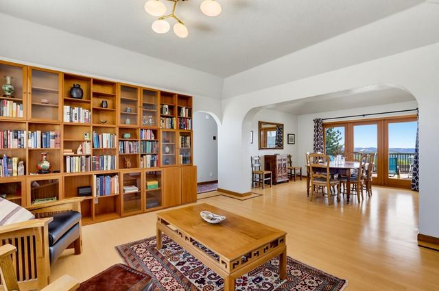15391 Pear Valley Ln, Auburn, CA 95603
