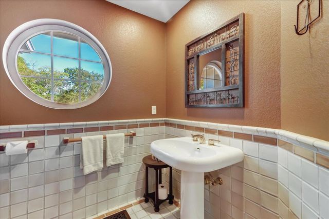 15391 Pear Valley Ln, Auburn, CA 95603