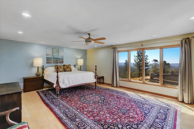 15391 Pear Valley Ln, Auburn, CA 95603