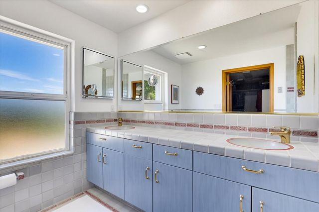 15391 Pear Valley Ln, Auburn, CA 95603
