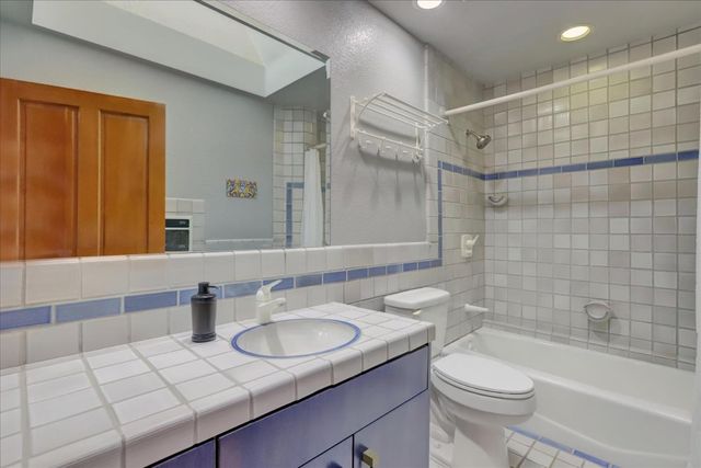 15391 Pear Valley Ln, Auburn, CA 95603