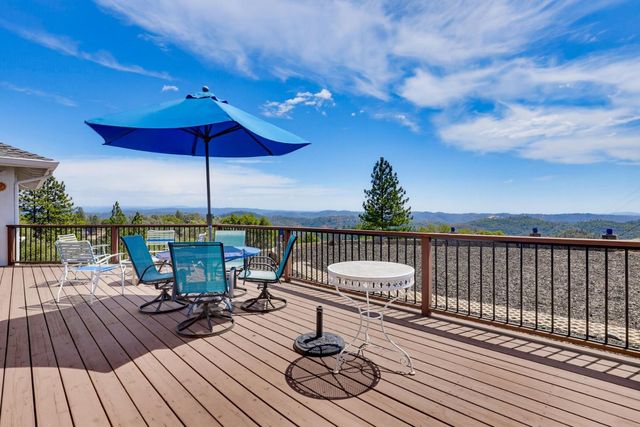 15391 Pear Valley Ln, Auburn, CA 95603