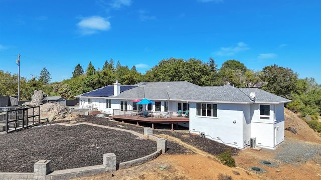 15391 Pear Valley Ln, Auburn, CA 95603