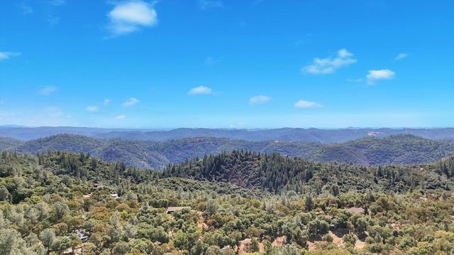 15391 Pear Valley Ln, Auburn, CA 95603
