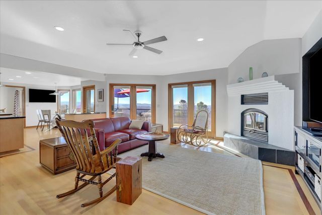 15391 Pear Valley Ln, Auburn, CA 95603