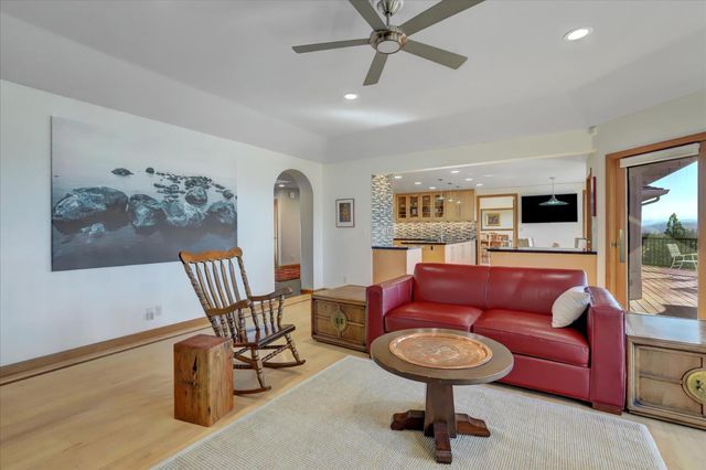 15391 Pear Valley Ln, Auburn, CA 95603