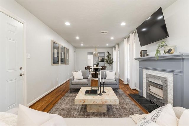 2017 Huntington Avenue, Nichols Hills, OK 73116