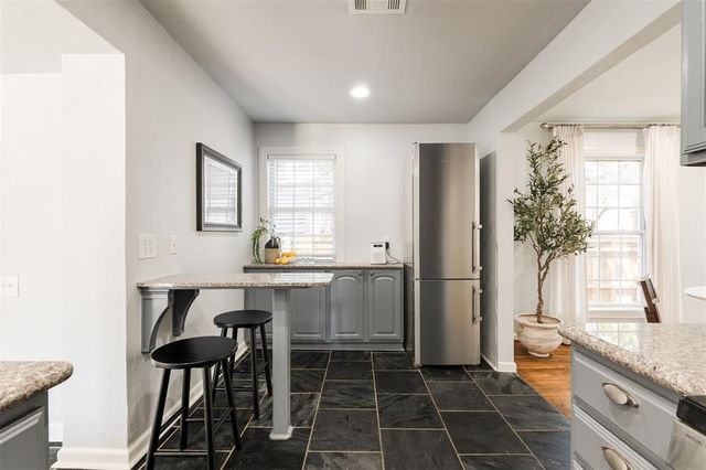 2017 Huntington Avenue, Nichols Hills, OK 73116