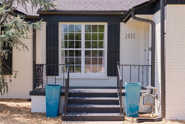 2017 Huntington Avenue, Nichols Hills, OK 73116