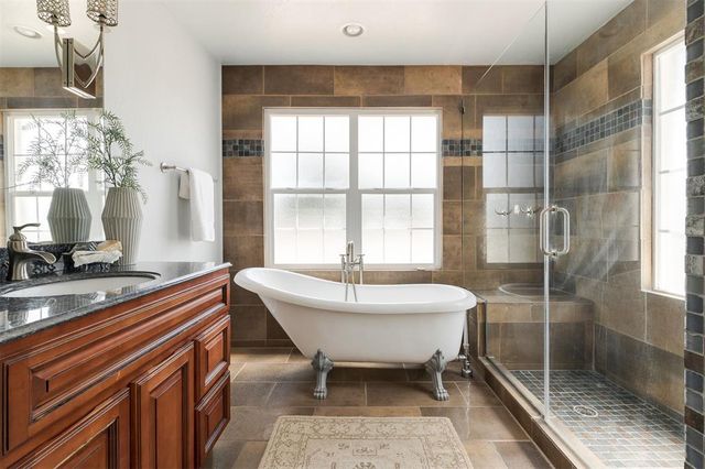 2017 Huntington Avenue, Nichols Hills, OK 73116