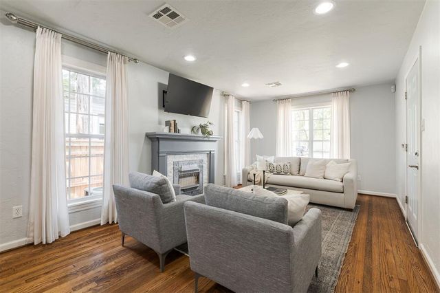 2017 Huntington Avenue, Nichols Hills, OK 73116