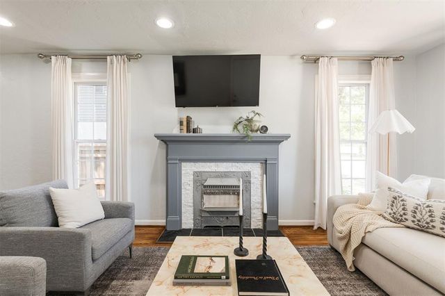 2017 Huntington Avenue, Nichols Hills, OK 73116