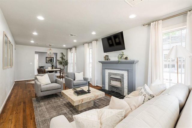 2017 Huntington Avenue, Nichols Hills, OK 73116