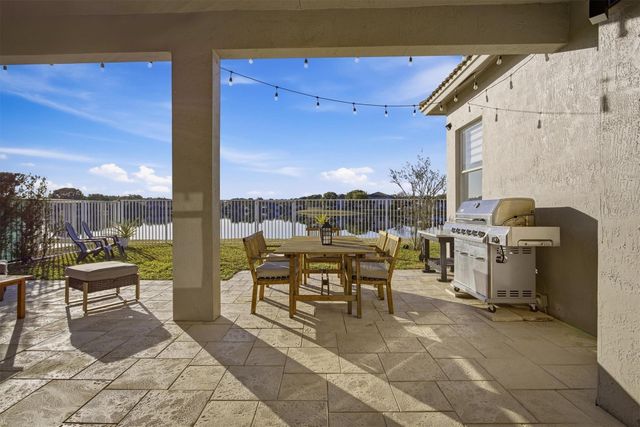 19430 Stonebrook Street, Weston, FL 33332