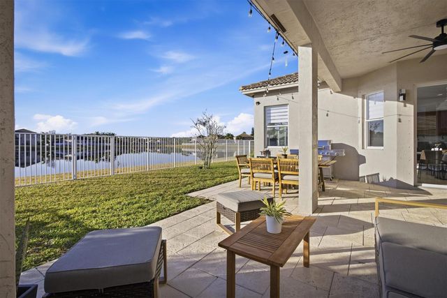 19430 Stonebrook Street, Weston, FL 33332