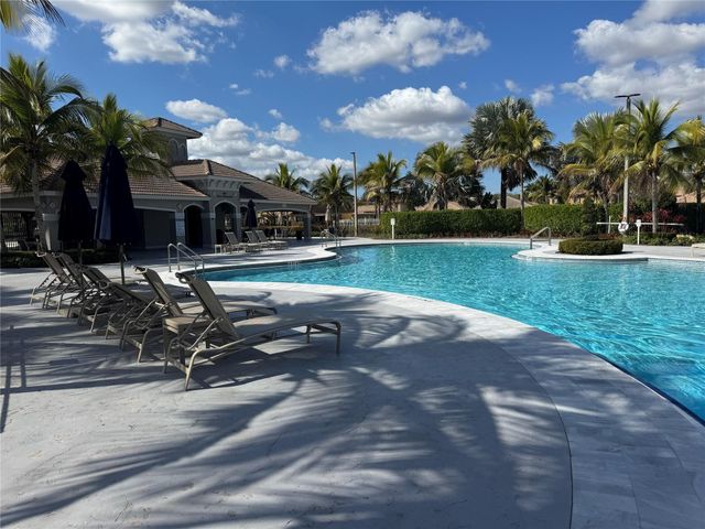 19430 Stonebrook Street, Weston, FL 33332