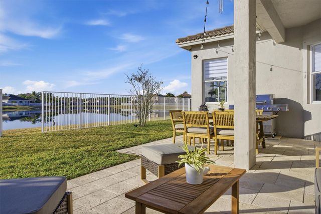 19430 Stonebrook Street, Weston, FL 33332