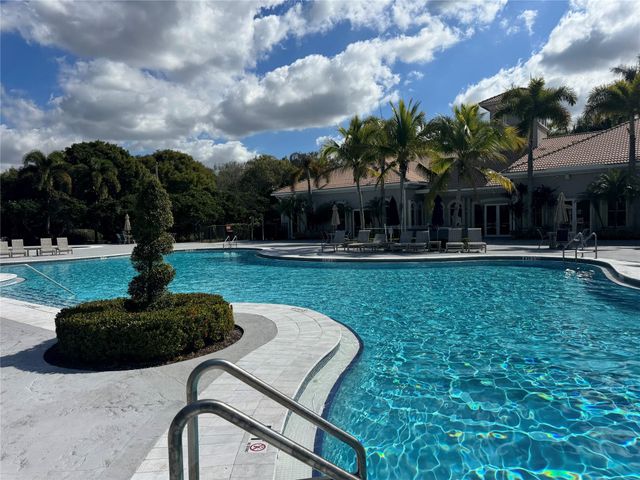 19430 Stonebrook Street, Weston, FL 33332