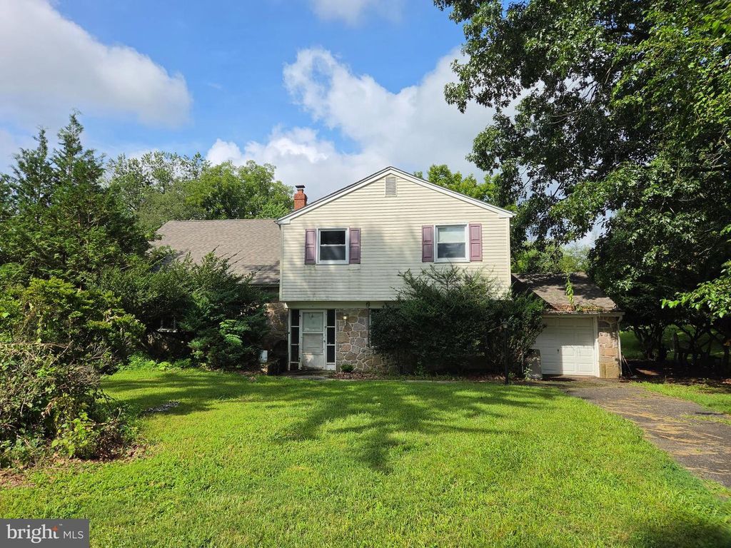 405 HEMPSTEAD CIR #1012, NEWTOWN SQUARE, PA 19073 — exterior