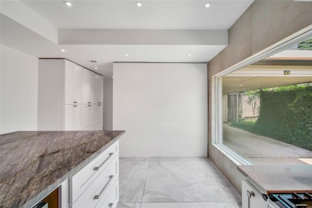 1030 Chantilly Lane, Houston, TX 77018