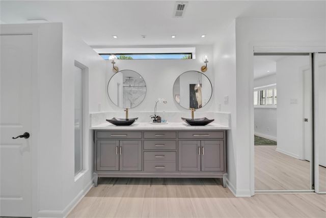 1030 Chantilly Lane, Houston, TX 77018