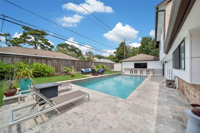 1030 Chantilly Lane, Houston, TX 77018
