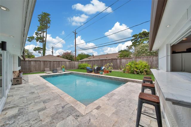 1030 Chantilly Lane, Houston, TX 77018
