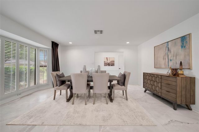 1030 Chantilly Lane, Houston, TX 77018