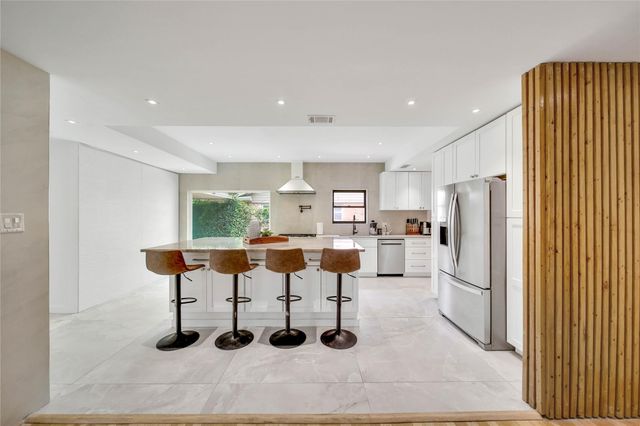 1030 Chantilly Lane, Houston, TX 77018