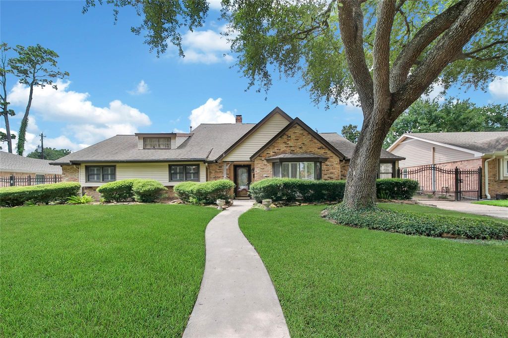 1030 Chantilly Lane, Houston, TX 77018