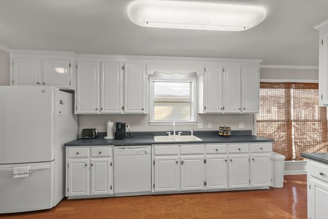 683 Calhoun Dr, Abbeville, AL 36310