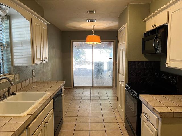 736 Red Oak Terrace, Edmond, OK 73003