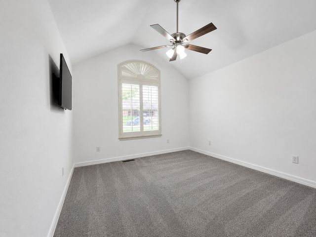 5752 S Winsor Drive, Battlefield, MO 65619