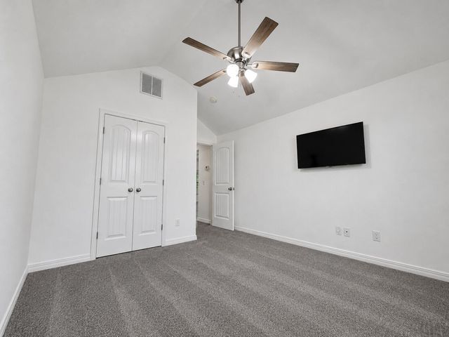 5752 S Winsor Drive, Battlefield, MO 65619