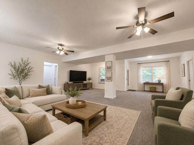 5752 S Winsor Drive, Battlefield, MO 65619