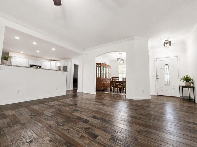 5752 S Winsor Drive, Battlefield, MO 65619