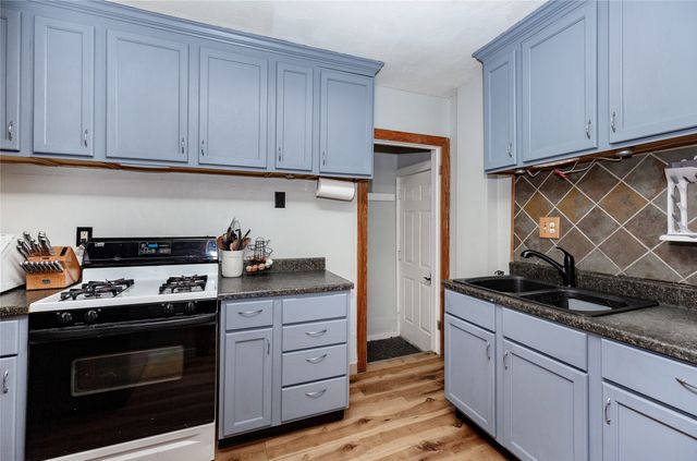 3414 E 35th Street, Des Moines, IA 50317