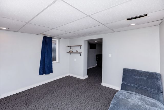 3414 E 35th Street, Des Moines, IA 50317