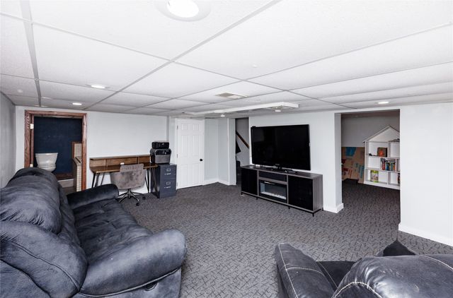 3414 E 35th Street, Des Moines, IA 50317