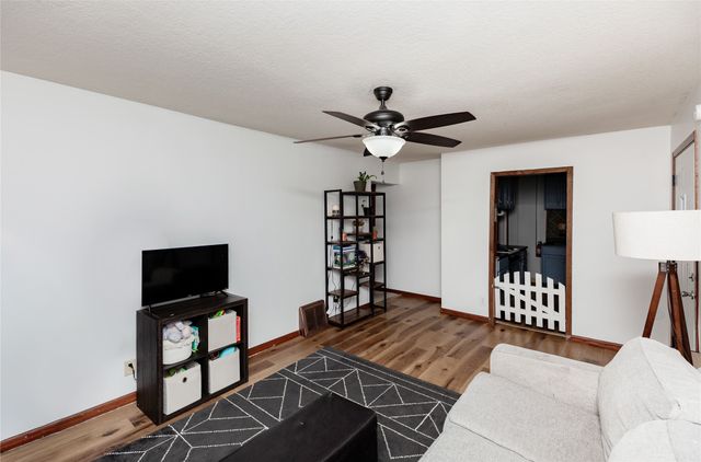 3414 E 35th Street, Des Moines, IA 50317