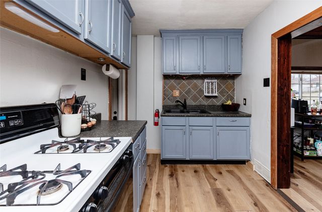 3414 E 35th Street, Des Moines, IA 50317