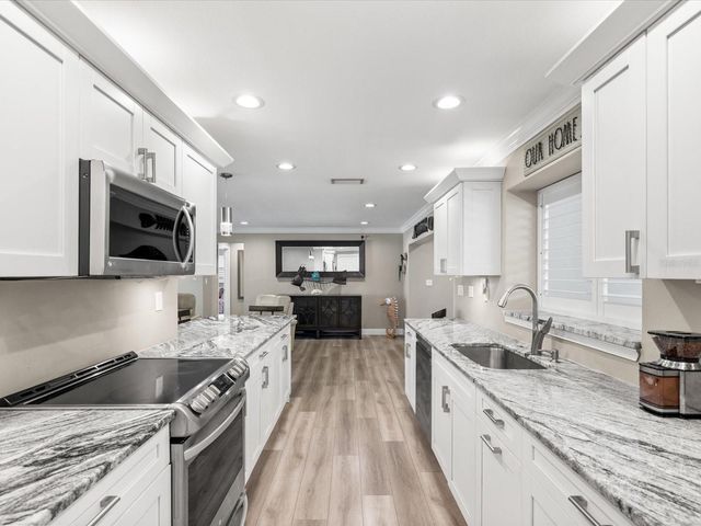 1405 EMBASSY DRIVE, Clearwater, FL 33764