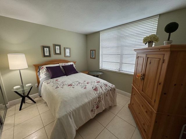 900 Colony Point Circle 407, Pembroke Pines, FL 33026