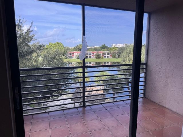 900 Colony Point Circle 407, Pembroke Pines, FL 33026