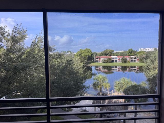 900 Colony Point Circle 407, Pembroke Pines, FL 33026