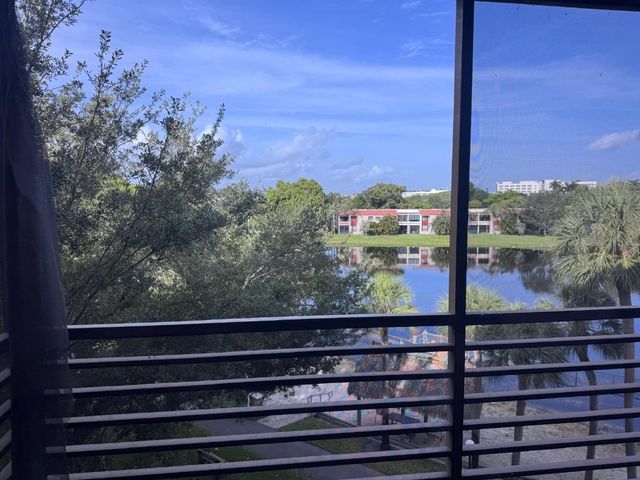 900 Colony Point Circle 407, Pembroke Pines, FL 33026