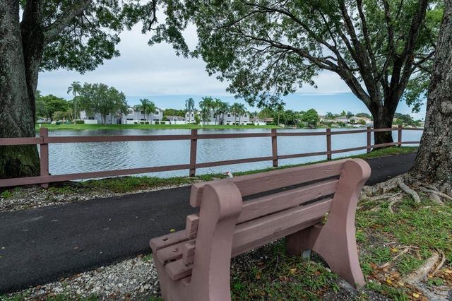 900 Colony Point Circle 407, Pembroke Pines, FL 33026