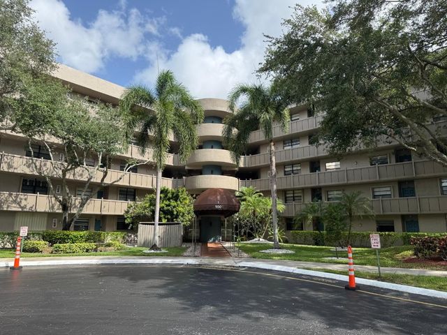 900 Colony Point Circle 407, Pembroke Pines, FL 33026
