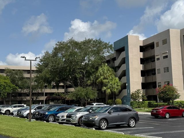 900 Colony Point Circle 407, Pembroke Pines, FL 33026