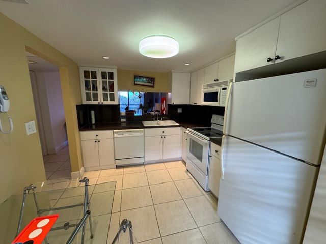 900 Colony Point Circle 407, Pembroke Pines, FL 33026